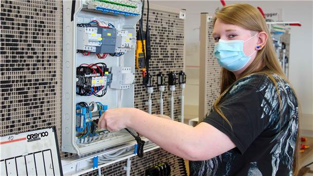 Noch gibt es in der Region viele freie Ausbildungsplätze. Gesucht werden vor allem Kraftfahrzeugmechatroniker, Anlagenmechaniker für Sanitär-, Heizungs- und Klimatechnik, Maurer und Elektroniker.