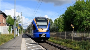 Noch immer ist unklar, warum eine 16-Jährige in Friedland am Bahnsteig starb. Der Bahnhof steht seither im Fokus der Ermittlungen.