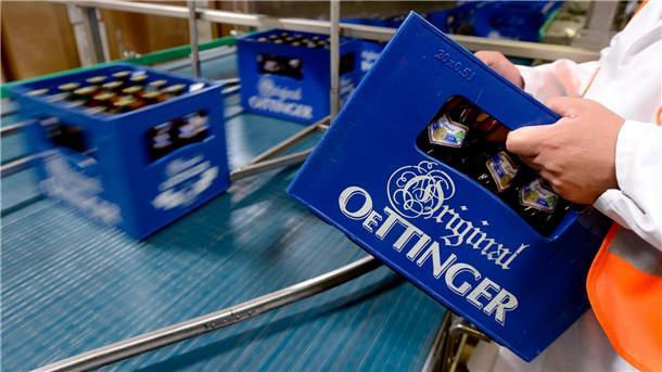 Gewerkschaft will Oettinger-Brauerei in Braunschweig retten Noch läuft das Band – aber wie lange noch? In Braunschweig braut sich was zusammen. (Archivbild)