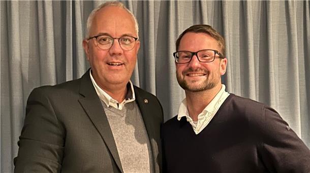 Norbert Wolf (links) ist der neue Präsident des Kiwanis Clubs Oste-Wümme. Er übernahm das Amt von Stephan Enghard.
