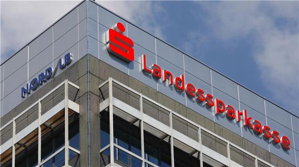 Warnstreik bei Öffentlichen Banken in Niedersachsen NordLB und Braunschweigische Landessparkasse werden derzeit bestreikt.
