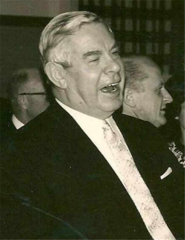 Widmung: Zeven bekommt die Fritz-Pahlke-Straße Nordmilch-Direktor Fritz Pahlke.