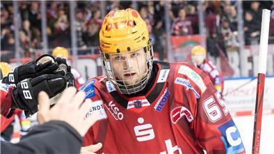 Nur 28 Tage nach seinem Unfall und der abgetrennten Nase stand Christian Wejse am Freitag wieder auf dem Eis und avancierte mit einem Doppelpack sogleich zum Matchwinner.