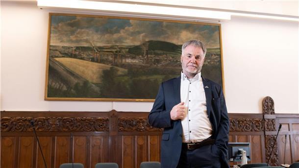 Empörung über AfD-Rede am Gedenktag für Holocaust-Opfer „Ob es nun allen passt oder nicht: Die AfD-Fraktion sitzt demokratisch gewählt im Stadtrat“. Freitals Oberbürgermeister Uwe Rumberg versteht die Aufregung nicht.