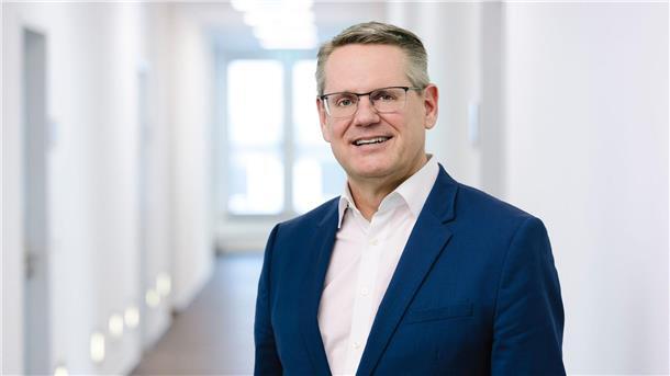 Stada: „Sondierungsgespräche“ für Verkauf „Ob und wann Stada verkauft wird, ist ausschließlich die Entscheidung unserer Eigentümer Bain Capital und Cinven“, sagt der Vorstandschef des Pharmakonzerns Stada.