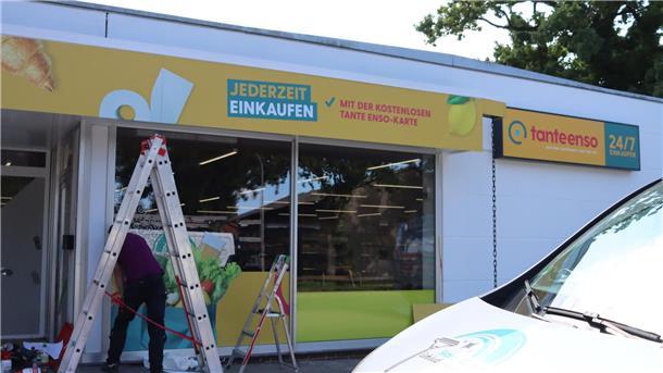 Läden ohne Web-Shop sterben aus: Acht spannende Fakten zum Digitalen im Handel Öffnungszeiten ade: In den Tante Enso-Läden im Kreis Cuxhaven kann zu jeder Uhrzeit eingekauft werden.