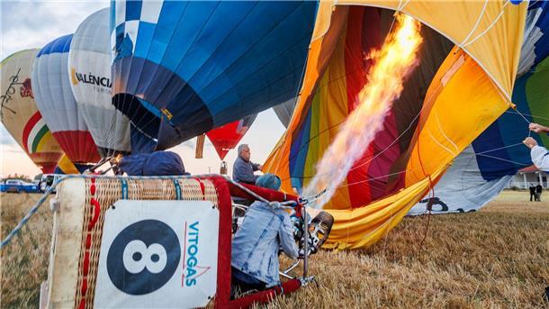 Die Magie der Ballons Ohne die Hitze könnte der Ballon gar nicht aufsteigen.