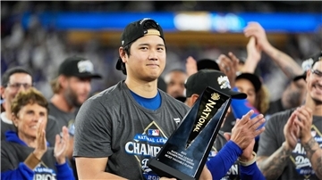Ohtani bei der Siegerehrung.