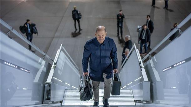 Scholz verurteilt Moskau - Modi wirbt für Friedensbemühungen Olaf Scholz (SPD) zu Beginn seiner Reise nach Indien. In der Hauptstadt Neu Delhi wird der Bundeskanzler sich mit Premierminister Modi treffen.