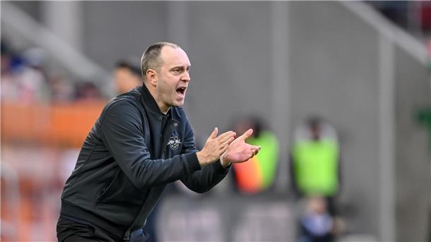 Bayern-Jäger? Da schmunzelt Leipzig-Coach Werner amüsiert Ole Werner treibt seine Mannschaft in Augsburg an.