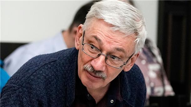 Friedensnobelpreis geht an osteuropäische Menschenrechtler Oleg Orlow ist Leiter des Rechtszentrums der russischen Menschenrechtsorganisation Memorial.