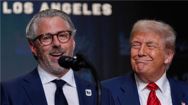 Erlass: Trump beruft Taskforce für Olympia 2028 Olympia-Orgsanisationschef Wasserman (l) lobte Trumps Entscheidung zur Einrichtung einer Taskforce.