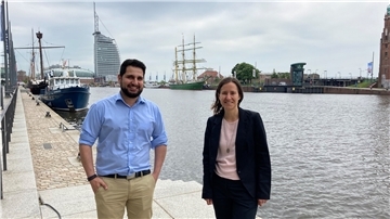 Omar Harb und Sonja Welzel stehen Verbrauchern in Bremerhaven an der Barkhausenstraße 16 mit Rat und Tat zur Seite. Während der Pandemie kamen viele Anfragen wegen Energiekosten und Problemen durch untergeschobene Verträge.