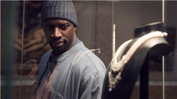 Omar Sy als Gentleman-Gauner Assane Diop in einer Szene der Miniserie „Lupin“.