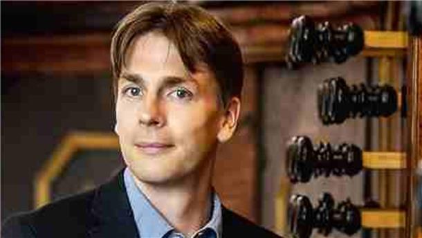 Organist des Abends ist Philipp Christ aus Suhl.