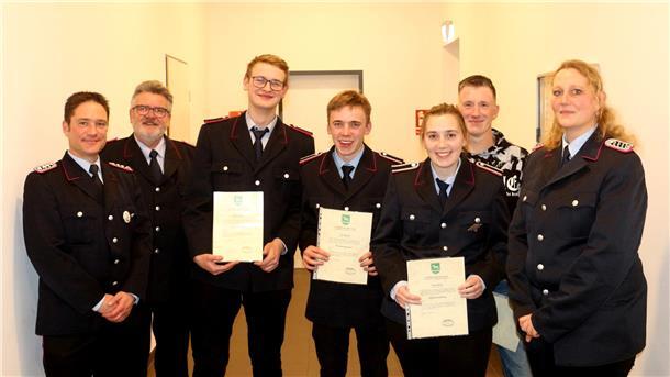 Beförderte der Freiwilligen Feuerwehr Ueterlande-Overwarfe