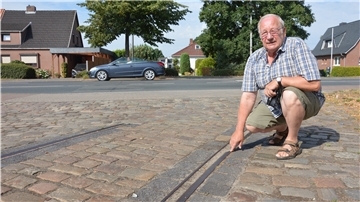 Ortsheimatpfleger Heinz-Wilhelm Schnut würde sich freuen, wenn in Langen wieder eine Straßenbahn fahren würde.
