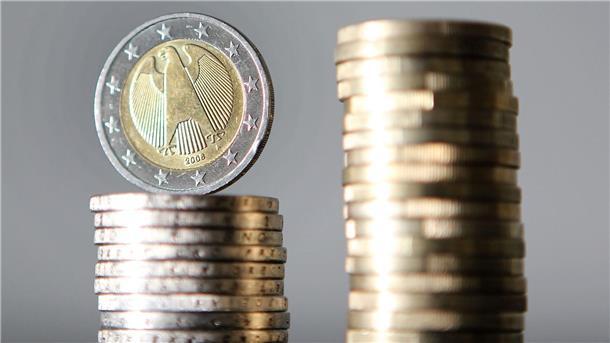 Linke prangert am „East Equal Pay Day“ Lohnlücke an Ostdeutsche verdienen weniger als Westdeutsche.