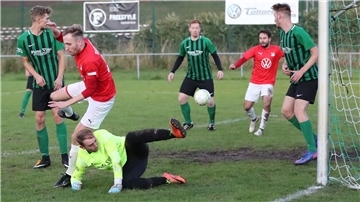 Fußball-Pokalspiel zwischen ESV Nordenham und TuS Jaderberg