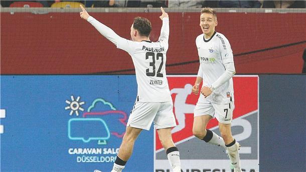 Paderborner Jubel nach dem 1:0.