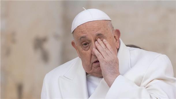 Papst empfiehlt in Ukraine-Krieg „weiße Fahne“ Papst Franziskus: „Verhandlungen sind niemals eine Kapitulation“.