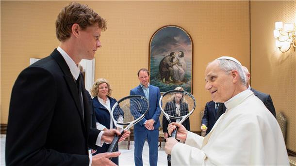 Papst Leo XIV. gilt als tennisbegeistert. 