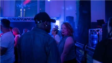 Party, Tanz und gute Laune: So wild wurde auf der Ü30 Party im Storms Söben in Bremerhaven gefeiert.