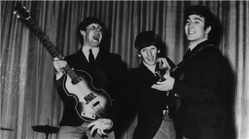 Paul, Ringo und John im Londoner Lyris Theatre im Jahr 1962.