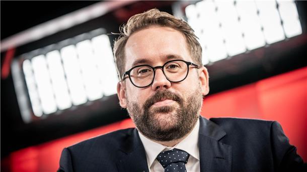 Woher kommt der Rechtsruck? Sat.1-Doku in AfD-Hochburgen Paul Ronzheimer gehört zu den bekanntesten Journalisten Deutschlands. (Archivbild)