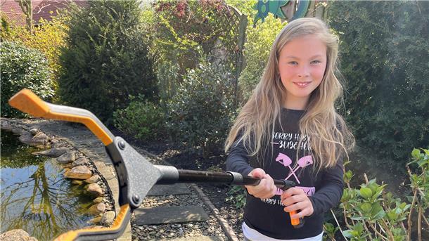 Paula hatte sich vom Osterhasen einen Müllgreifer gewünscht und ihn auch bekommen. Das war der Neunjährigen wichtiger als Schokoeier und Spielzeug.