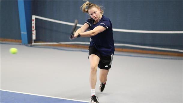 Paula Knupe-Wolfgang spielt Tennis für den TK Nordenham