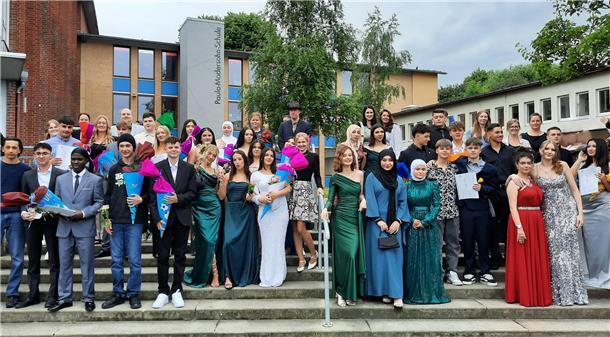 Paula-Modersohn-Schule, Abschlussschüler/innen, Säulen Blau+Gelb: Ahmad Samir A...