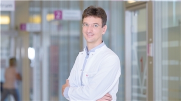 PD Dr. Oliver Radke, Chefarzt der Klinik für Anästhesiologie und operative Intensivmedizin, hat per Telemedizin eine Operation in der Antarktis unterstützt.