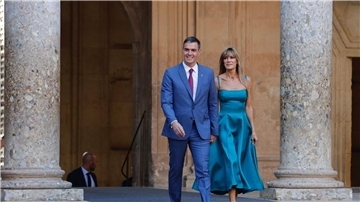 Pedro Sanchez (l.) und seine Ehefrau Begoña Gómez.