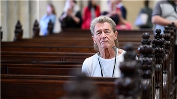 Peter Maffay - in Rumänien geboren - ist Gast der Delegation von Bundespräsident Steinmeier.