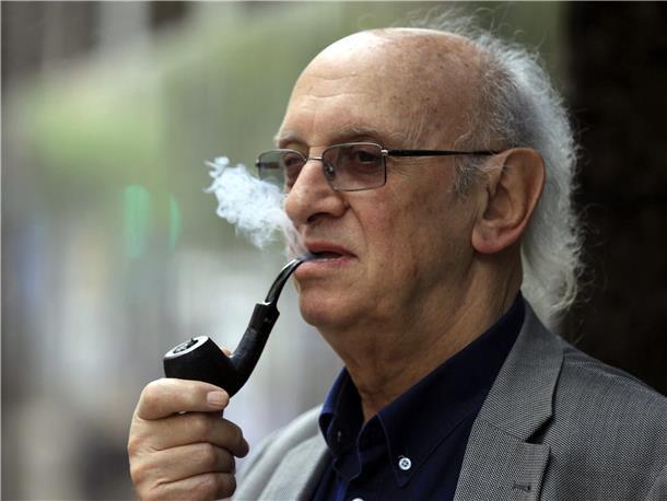 Petros Markaris ist, wie er sagt, „schon lange mit Kostas Charitos befreundet“, seinem Helden aus der Krimi-Serie. Nun hat der 87-jährige Autor seinen 15. Fall vorgelegt.