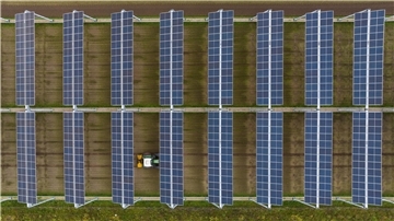 Photovoltaik als zusätzliche Einnahmequelle für Landwirte: Eines der beiden neuen Forschungsprojekte beschäftigt sich mit der Frage, wie sich Moorflächen schonender, aber immer noch rentabel nutzen lassen.