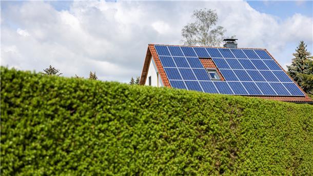  Solarzellen auf dem Hausdach 