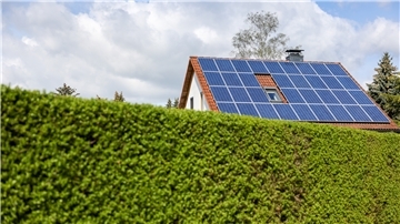  Solarzellen auf dem Hausdach 