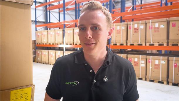 30 um die 30: Niklas Treusch beim Mini-Motorenhersteller Rotek