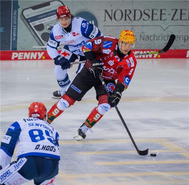 Pinguins sorgen am 1. Advent für Festtagsstimmung Pinguins-Kapitän Jan Urbas