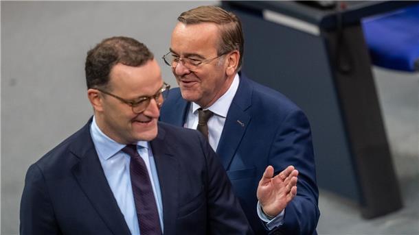 Bilder des Tages Pistorius und Spahn vor Bundestagsdebatte über Wehrdienst und Rente