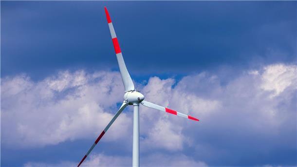 Pläne von Bundeswirtschaftsministerin Reiche, die auch die Windkraft betreffen, kommentiert die IG Metall Küste kritisch. (Symbolbild)