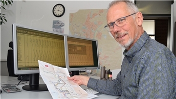 Größte Reform im Bremerhavener Nahverkehr seit 25 Jahren Planer Werner Meißner und seine Kollegen haben mit Hochdruck an dem Projekt gearbeitet.
