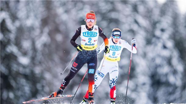 Kombiniererin Armbruster wird Dritte - Riiber Männer-Sieger Platz drei in Seefeld: Nathalie Armbruster (l) hat es im Massenstart auf das Podium geschafft.
