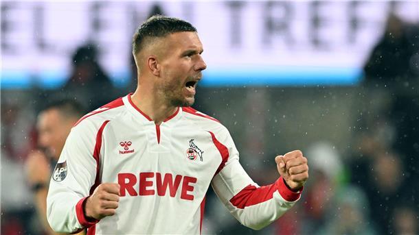 Podolski überall: „Einer von der Straße“ macht Business Podolski ist immer noch Kult in Köln.