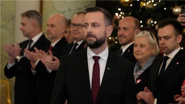 Minister: Polen bereitet sich auf Krieg mit Russland vor Polens Verteidigungsminister Wladyslaw Kosiniak-Kamysz sagt mit Blick auf den russischen Angriffskrieg: „Ich rechne mit jedem Szenario und nehme die schlimmsten am ernstesten.“