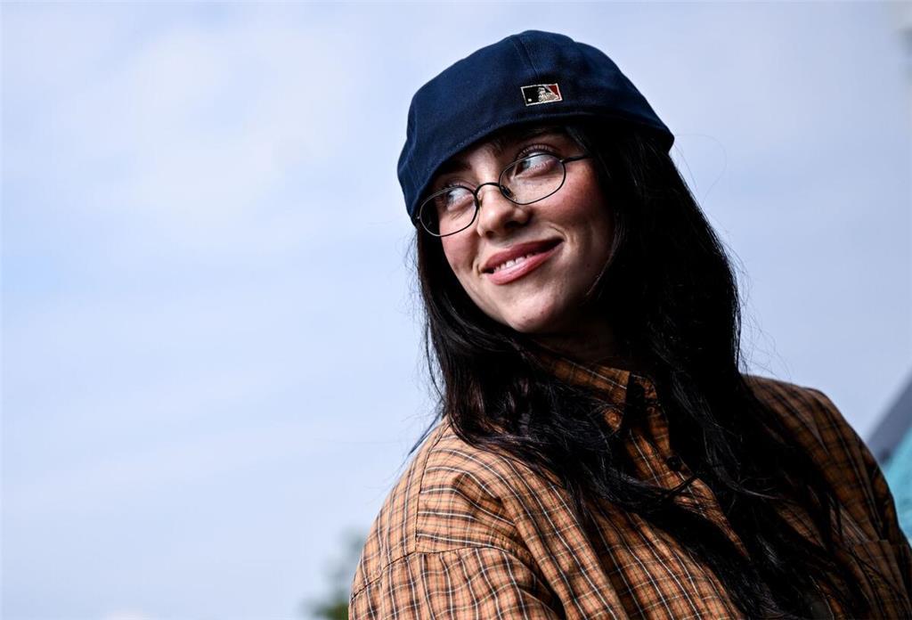 Billie Eilish an Milliardäre: „Gebt euer Geld ab“ Popstar Billie Eilish will von den Einnahmen ihrer letzten Tour einen Betrag in Millionenhöhe spenden und hat Milliardäre zu mehr Großzügigkeit aufgerufen. (Archivbild)