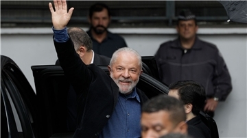 Präsidenschaftskandidat Luiz Inácio Lula da Silva bei seiner Ankunft am Wahllokal in São Paulo.