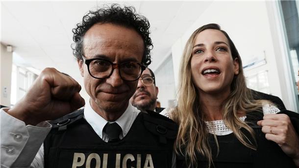 Präsidentschaftskandidat Christian Zurita und Vizepräsidentschaftskandidatin Andrea González Náder während einer Pressekonferenz zur Bekanntgabe seiner Nominierung durch die Partei Construye (Baue).